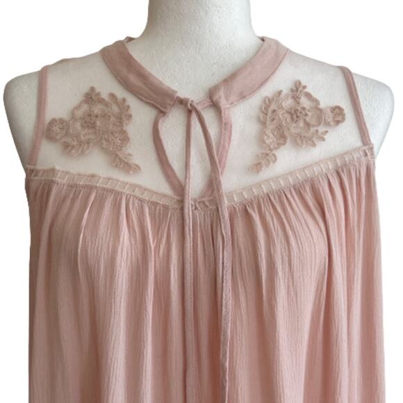 Hayden Los Angeles Top Dusty Pink Floral Embroidered Sleeveless Swing Large NEW - Picture 3 of 10